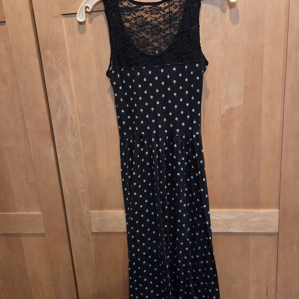 Abercrombie & Fitch Black and White Sleeveless Maxi Sundress